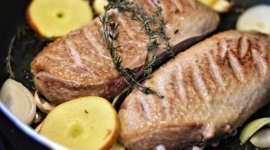 Bild zeigt: Entenbrust braten in der Auflösung 900x500