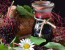 Bild zeigt: Holunderbeersaft in der Auflösung 900x500