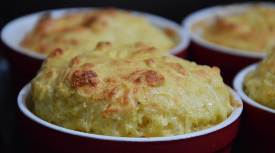 Bild zeigt: Käse Soufflé in der Auflösung 900x500
