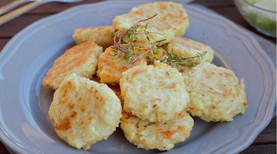 Bild zeigt: Blumenkohl Käse Laibchen in der Auflösung 900x500