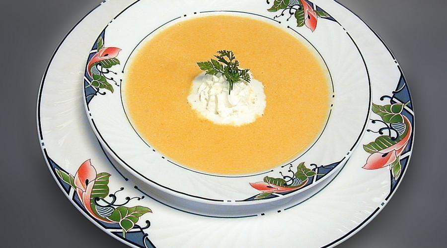Bild zeigt: Karottencremesuppe in der Auflösung 900x500