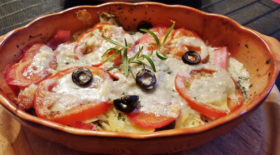 Bild zeigt: Kohlrabi Tomaten Auflauf in der Auflösung 900x500