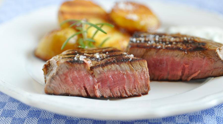 Bild zeigt: Rinderfilet in der Auflösung 900x500