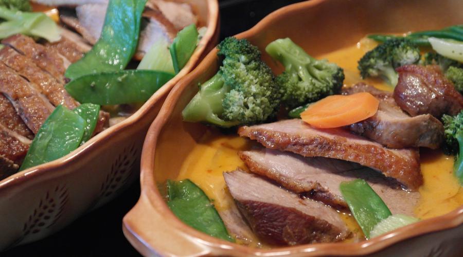Bild zeigt: Thaicurry mit Knusper-Ente in der Auflösung 900x500