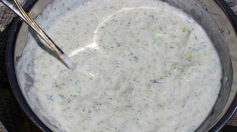 Bild zeigt: Tzatziki in der Auflösung 900x500