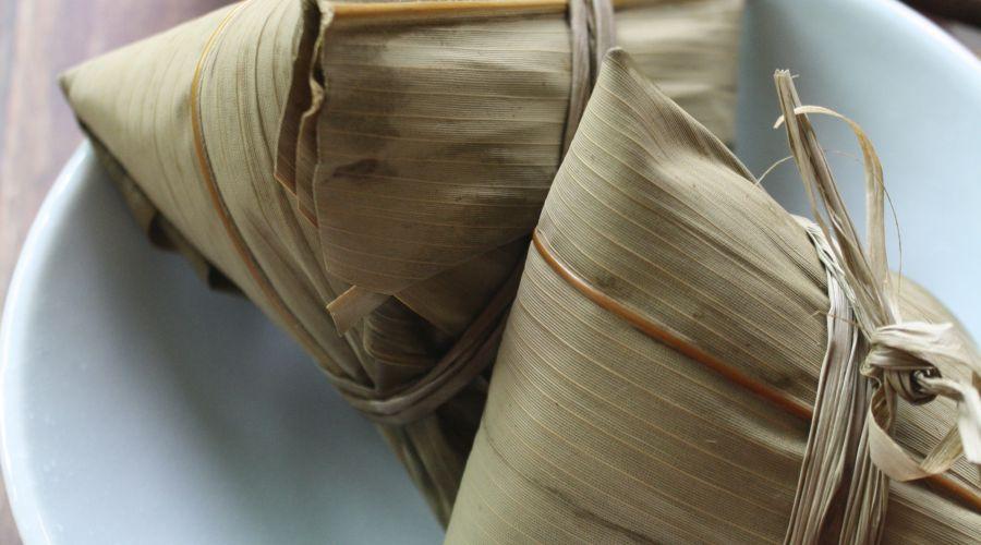 Bild zeigt: Zongzi Reisknödel in der Auflösung 900x500