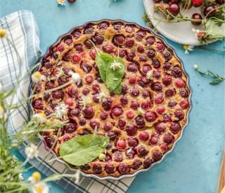 Zu sehen ist das Beitragsbild zum Thema: Kirsch-Clafoutis in der Auflösung 320x275