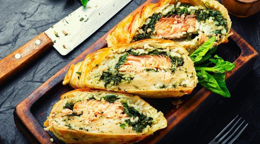 Zu sehen ist das Beitragsbild zum Thema: Lachs im Teigmantel in der Auflösung 900x500
