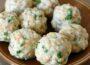 Zu sehen ist das Beitragsbild zum Thema: Semmelknödel - Selbst gemacht in der Auflösung 900x500